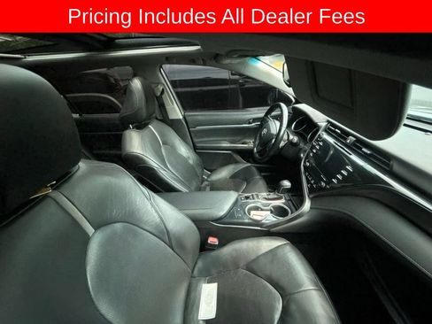 Used 2020 Toyota Camry XSE FWD image 4