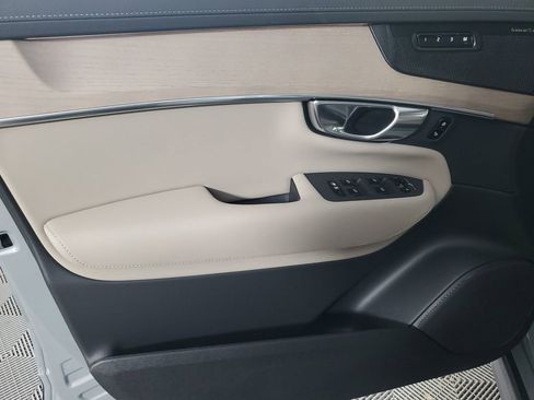 New 2026 Volvo XC90 T8 Ultra w/ Protection Package Premier AWD/4WD image 19