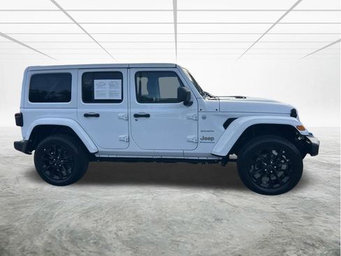 Used 2024 Jeep Wrangler Unlimited Sahara AWD/4WD image 3