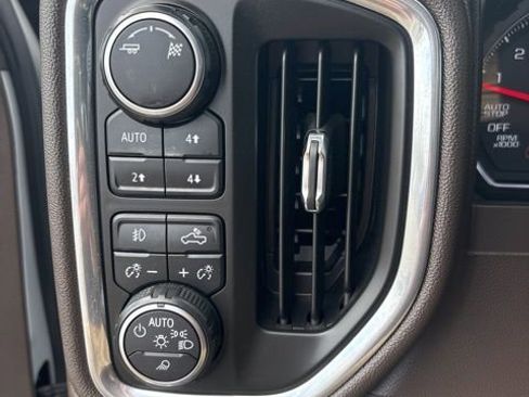 Used 2019 Chevrolet Silverado 1500 LTZ w/ LTZ Plus Package AWD/4WD image 32