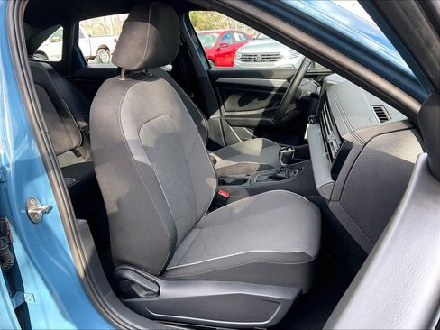 Used 2025 Volkswagen Jetta Sport image 11