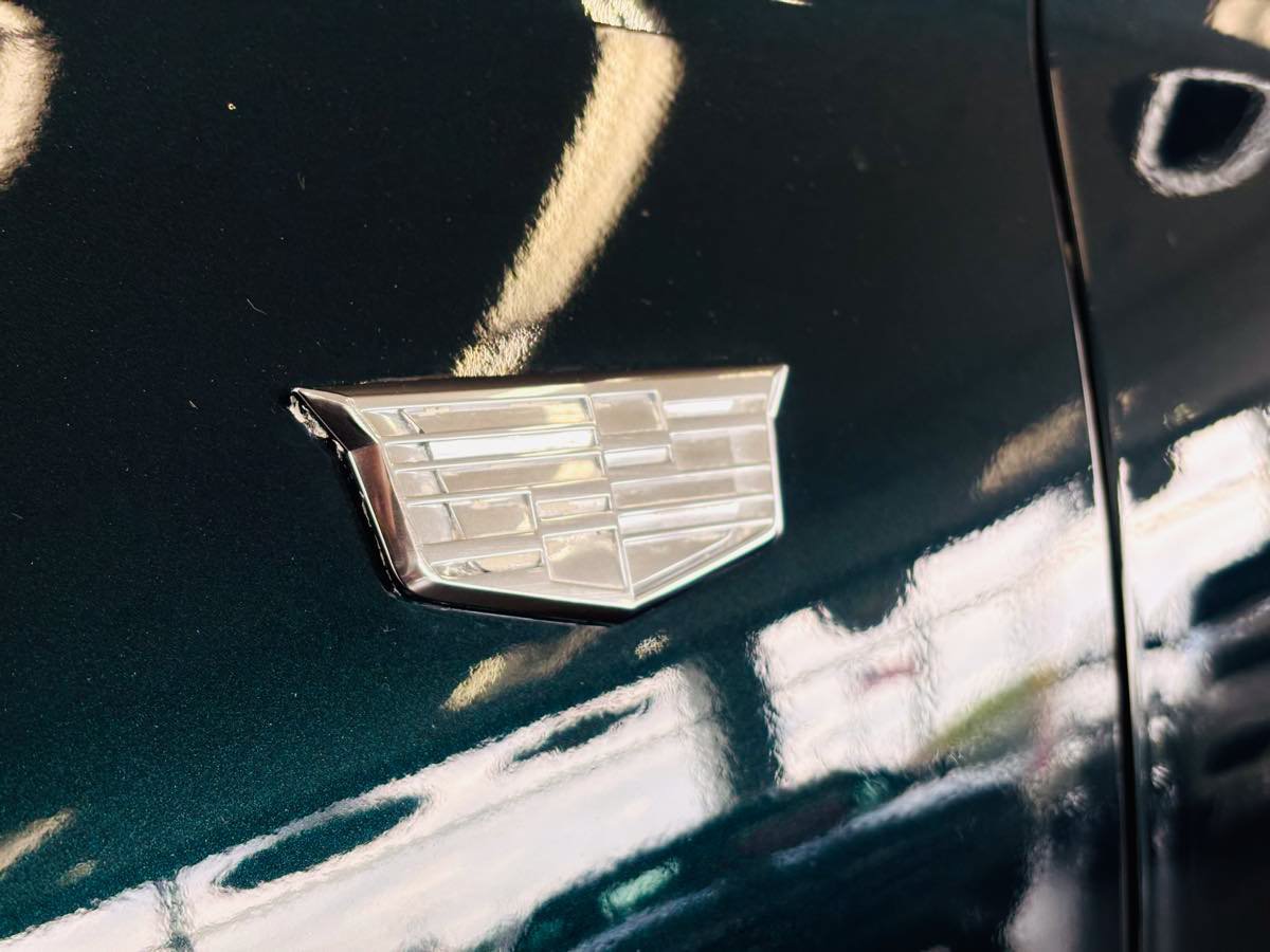 Used 2024 Cadillac XT6 Premium Luxury w/ Technology Package FWD image 5