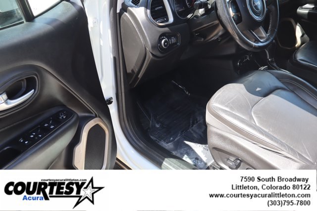 Used 2015 Jeep Renegade Limited AWD/4WD image 22