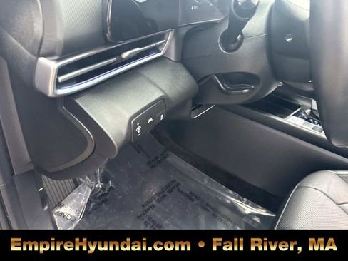 Used 2023 Hyundai Elantra Limited w/ Cargo Package image 20
