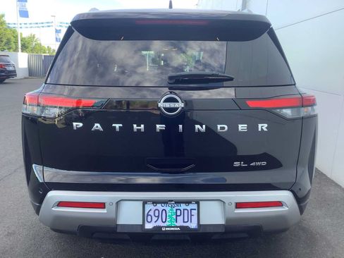 Used 2022 Nissan Pathfinder SL AWD/4WD image 5