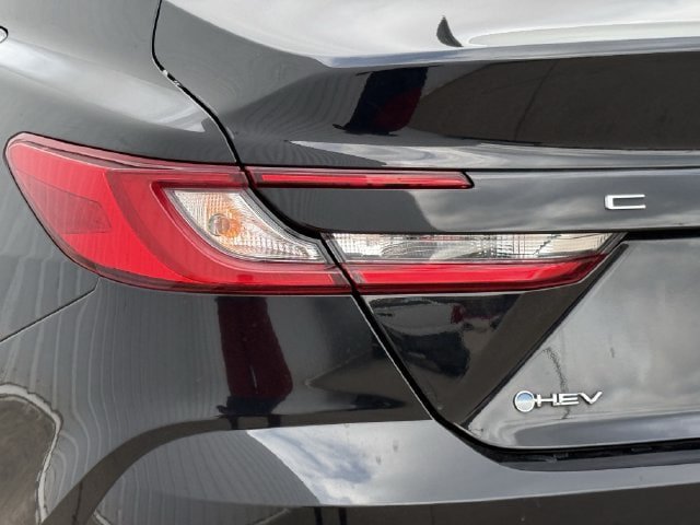 Used 2025 Toyota Camry LE FWD image 6