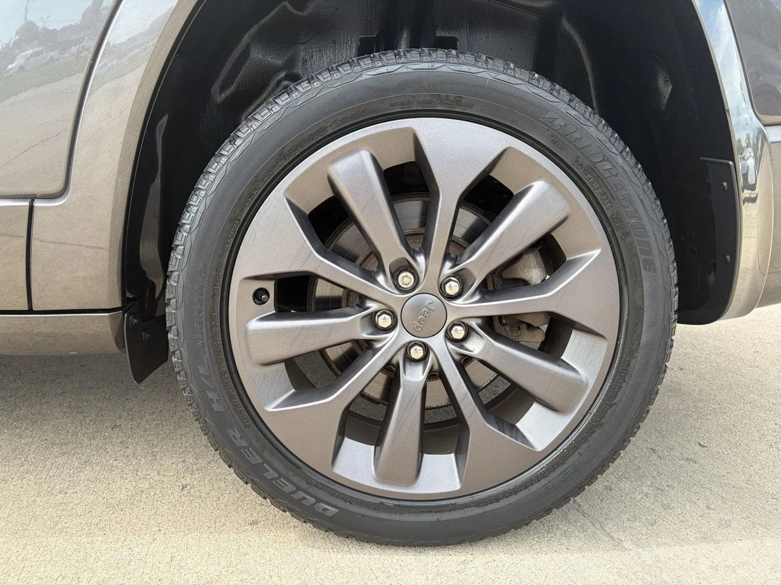 Used 2020 Jeep Cherokee High Altitude AWD/4WD image 9