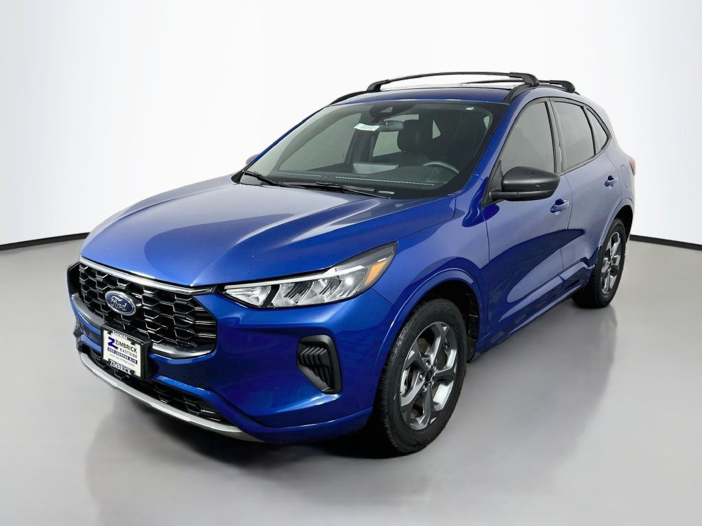 Used 2023 Ford Escape ST-Line w/ Tech Pack #1 AWD/4WD image 3
