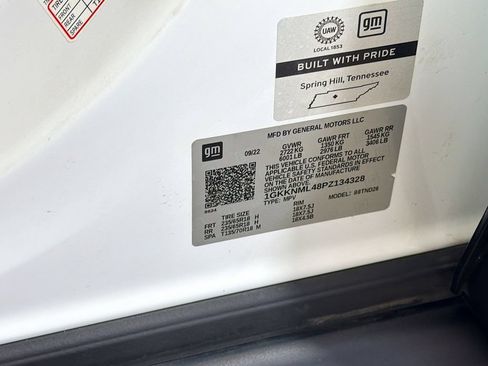 Used 2023 GMC Acadia SLT FWD image 36