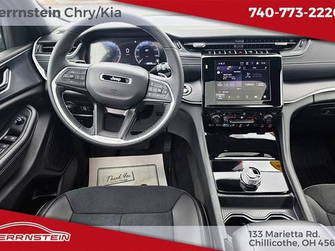 Used 2025 Jeep Grand Cherokee L Altitude image 6