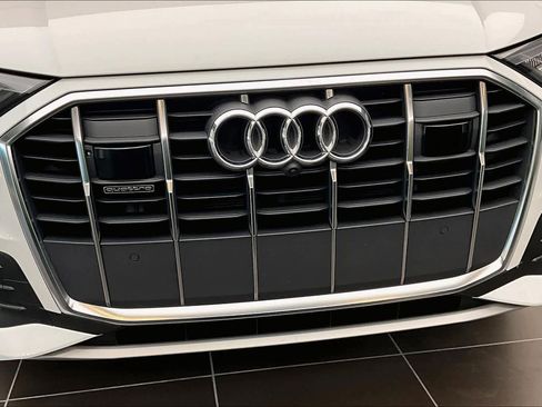 Certified 2023 Audi Q7 2.0T Premium w/ Convenience Package AWD/4WD image 32