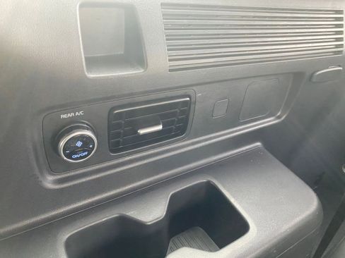 Used 2025 Hyundai Santa Fe SEL AWD/4WD image 28