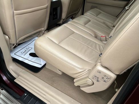 Used 2010 Ford Expedition EL 4WD image 9