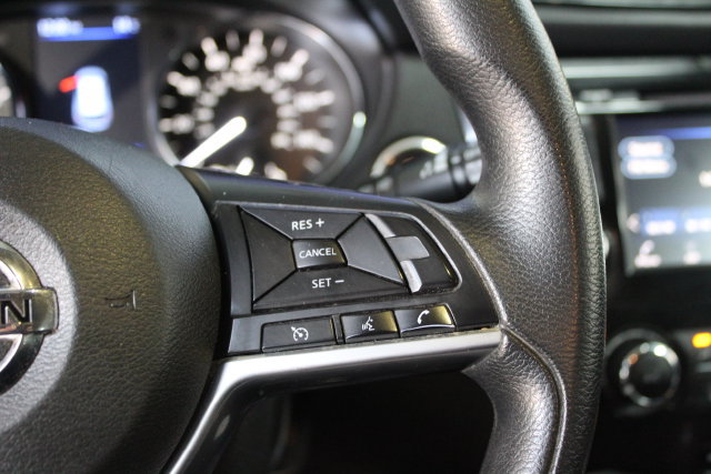Used 2018 Nissan Rogue SV AWD/4WD image 17