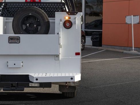 Used 2024 RAM 3500 Tradesman w/ Safety Group image 15