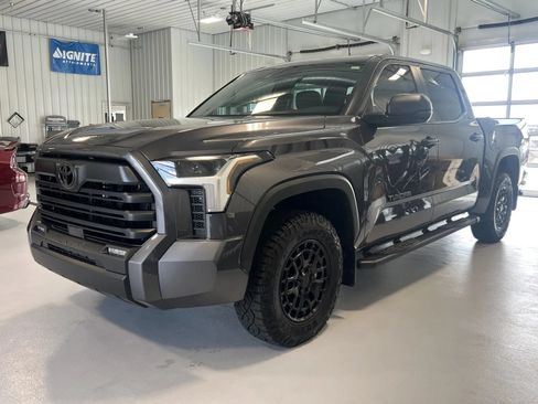 Used 2025 Toyota Tundra SR5 AWD/4WD image 6