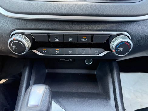Used 2022 Nissan Altima 2.5 SV FWD image 19