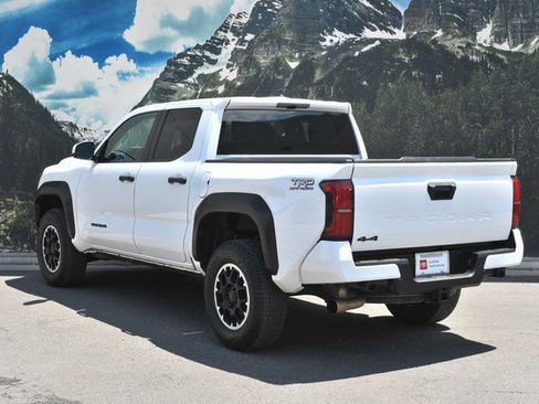 Certified 2024 Toyota Tacoma TRD Off-Road AWD/4WD image 9