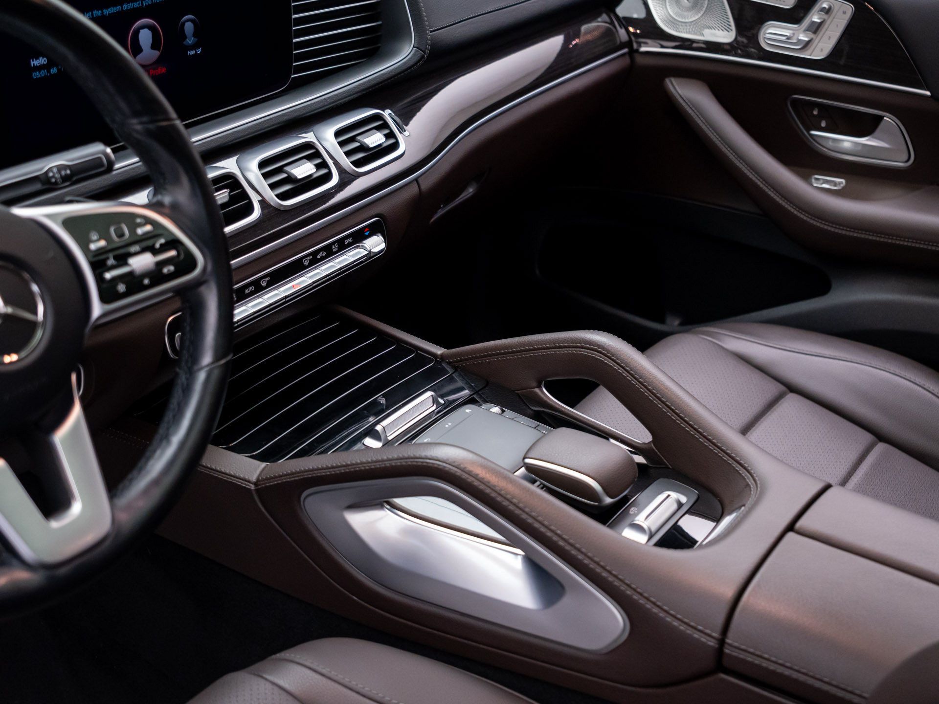 Used 2023 Mercedes-Benz GLS 450 4MATIC image 11