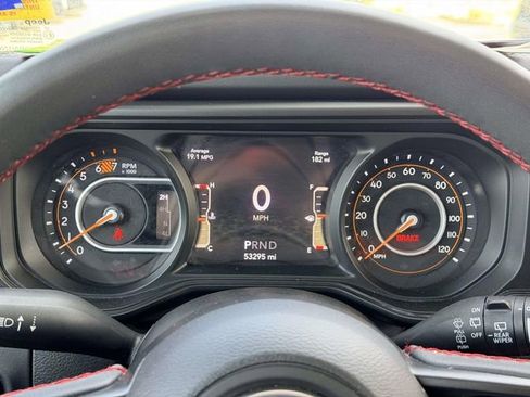 Used 2024 Jeep Wrangler Unlimited Rubicon AWD/4WD image 25