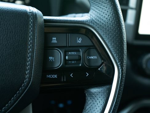 Used 2023 Toyota Sequoia Limited image 22