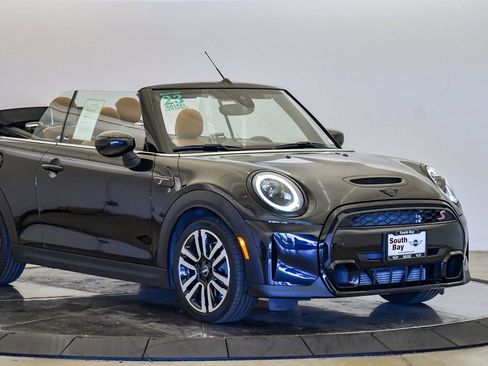 Certified 2023 MINI Cooper S w/ Signature Upholstery Package image 34