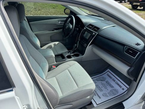 Used 2016 Toyota Camry LE image 16