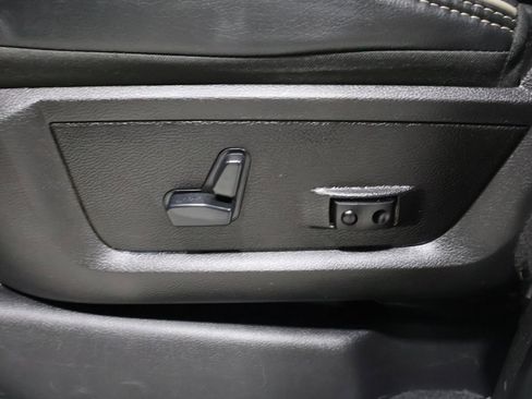Used 2019 RAM 2500 Laramie AWD/4WD image 11