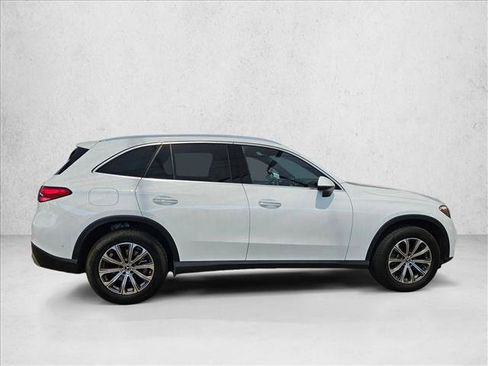Used 2024 Mercedes-Benz GLC 300 4MATIC image 4