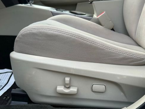 Used 2013 Subaru Legacy 2.5i Premium w/ All-Weather Pkg + Moonroof image 18