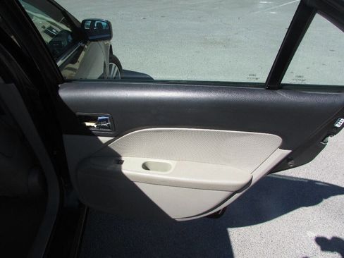 Used 2006 Ford Fusion SEL FWD image 40