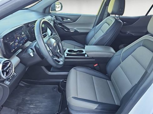 Used 2025 Chevrolet Equinox LT w/ Convenience Package II AWD/4WD image 9