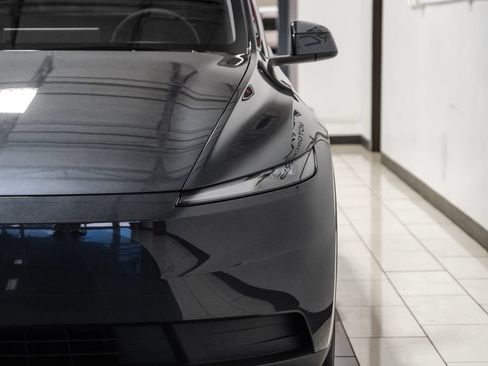 Used 2026 Tesla Model Y 2WD image 45