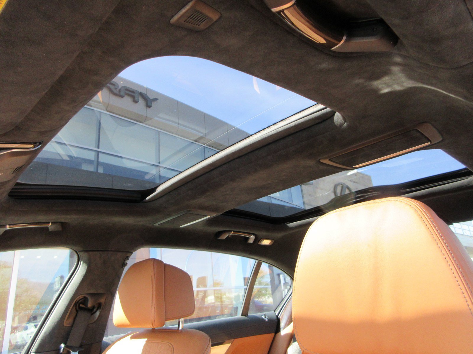 Used 2020 BMW 750i xDrive w/ Interior Design Package AWD/4WD image 18