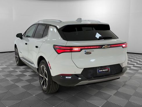 Certified 2025 Chevrolet Equinox EV LT FWD image 3
