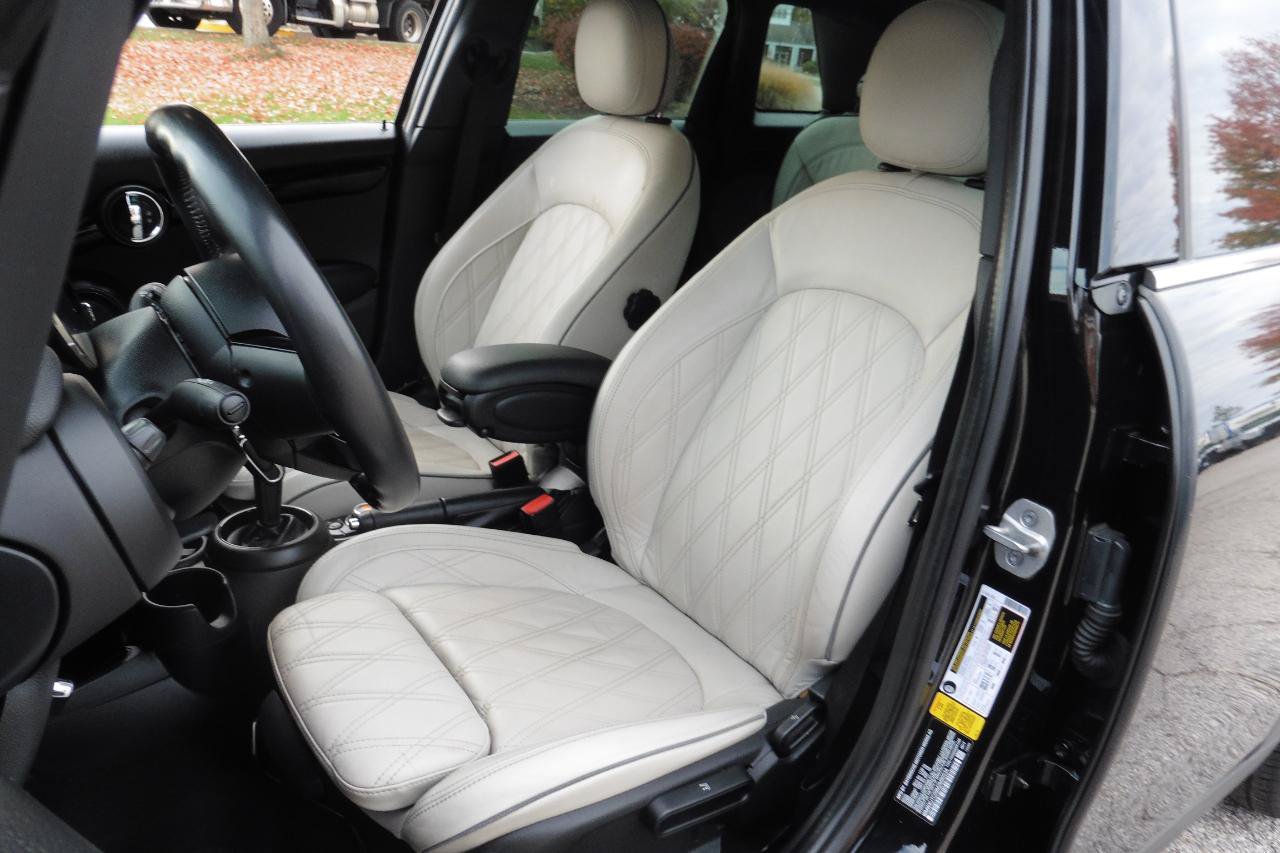 Used 2021 MINI Cooper 4-Door Hardtop FWD image 6