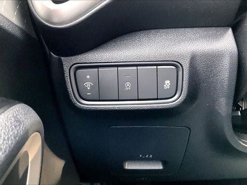 Used 2020 Kia Soul LX FWD image 33