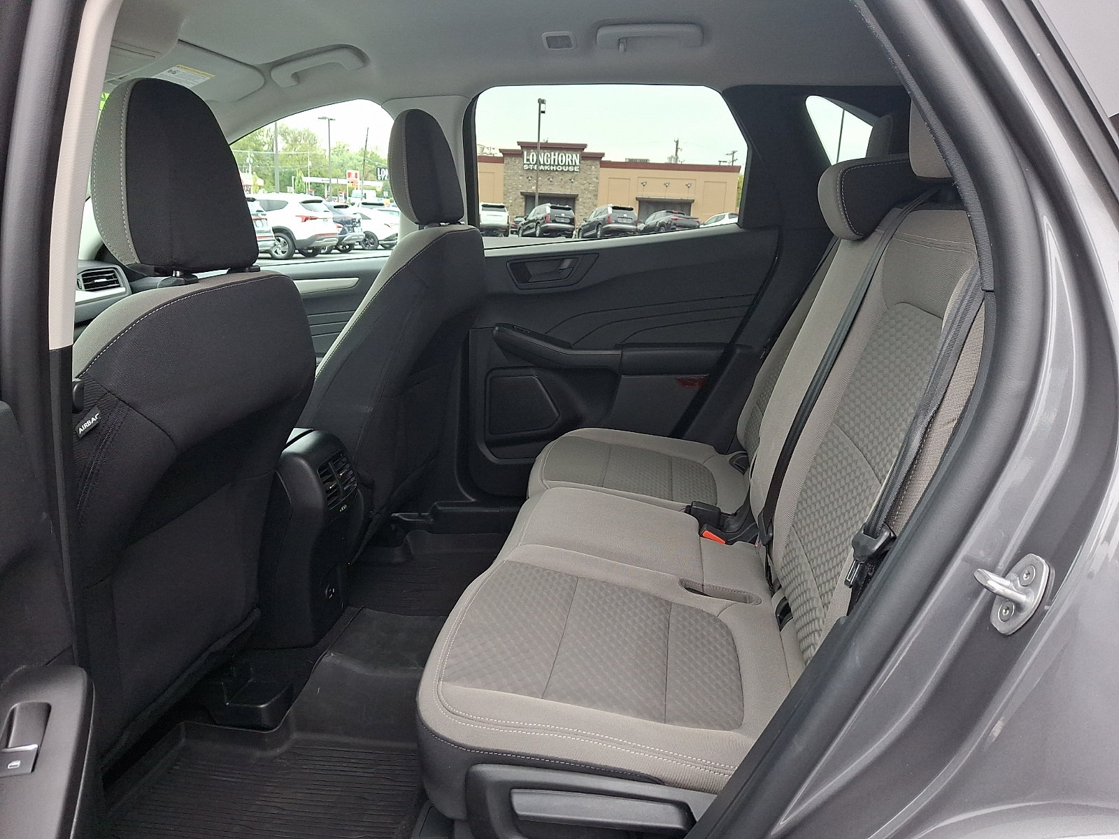 Used 2022 Ford Escape SE w/ SE Sport Appearance Package AWD/4WD image 10