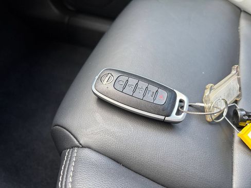Used 2026 Nissan Rogue SL AWD/4WD image 22