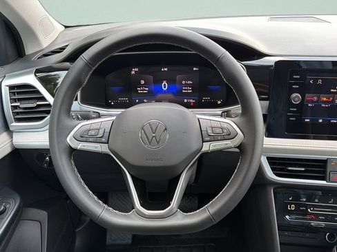 New 2026 Volkswagen Taos SE FWD image 14