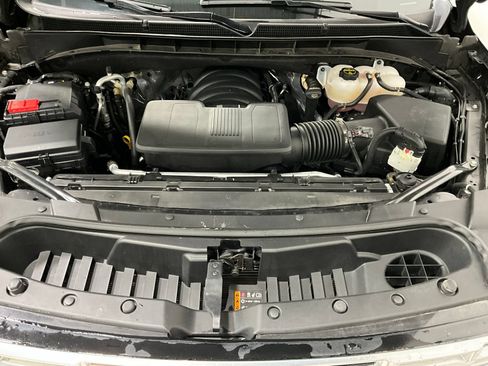Used 2025 GMC Yukon XL Denali AWD/4WD image 12