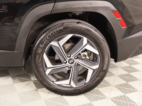 Certified 2024 Hyundai Tucson Limited AWD/4WD image 20