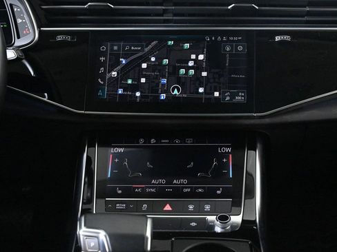 Used 2022 Audi Q8 Premium image 13