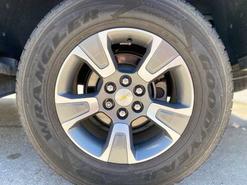 Used 2019 Chevrolet Colorado Z71 AWD/4WD image 10