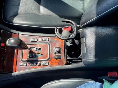 Used 2001 Mercedes-Benz E 320 Sedan image 10