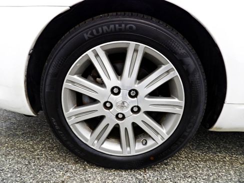 Used 2009 Toyota Avalon Limited FWD image 18