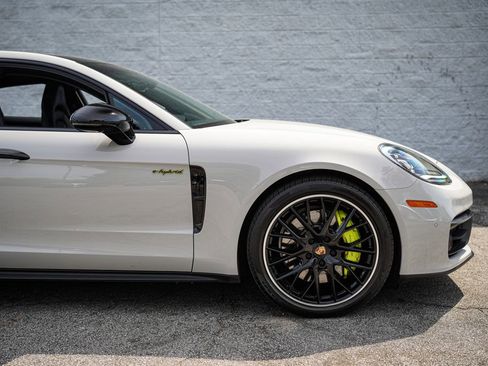 Used 2023 Porsche Panamera 4 Platinum Edition AWD/4WD image 17