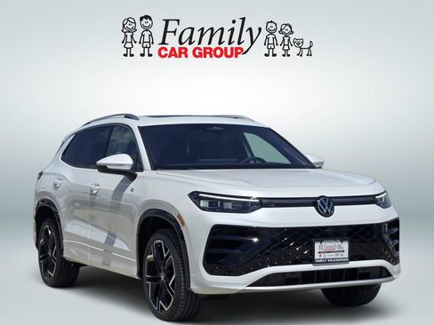New 2026 Volkswagen Tiguan SEL R-Line AWD/4WD image 2