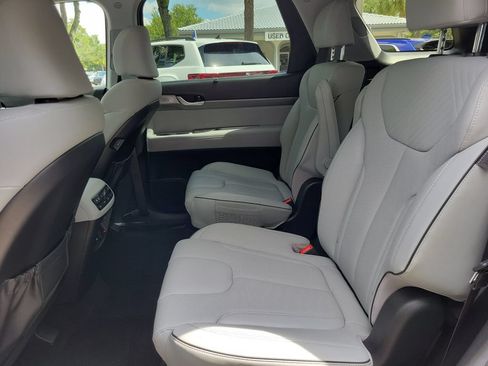 Used 2024 Hyundai Palisade SEL w/ Premium Package FWD image 13