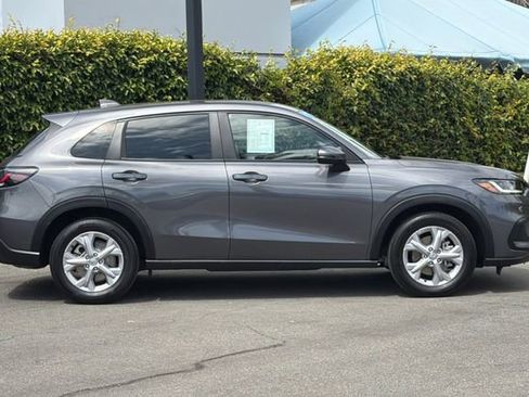 Certified 2025 Honda HR-V LX image 3